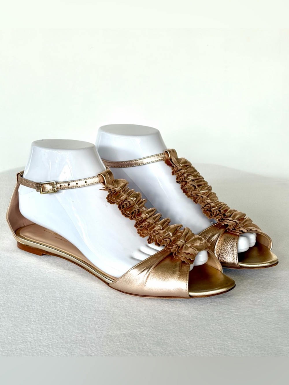 Loeffler Randall Metallic Rose Gold Ruched T-Strap Leather Sandals, 38, GUC